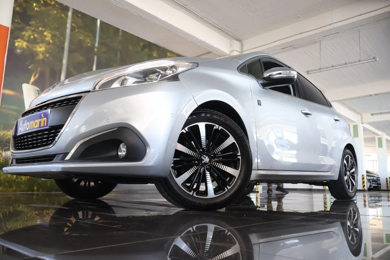 View 2 - Peugeot 208 - 2018