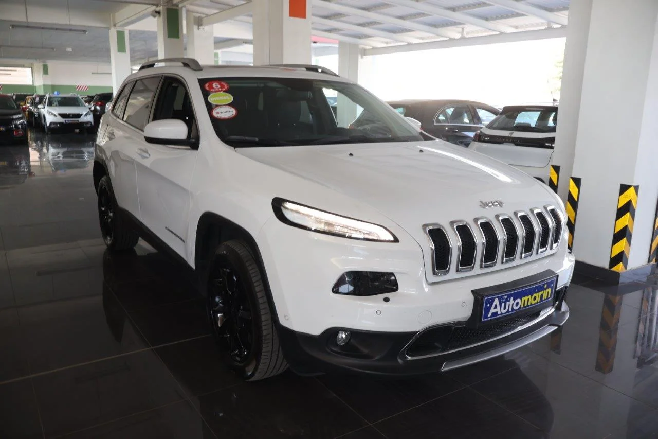 View 4 - Jeep Cherokee - 2016
