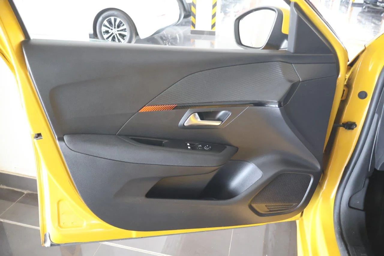 Peugeot 208 - View model 24
