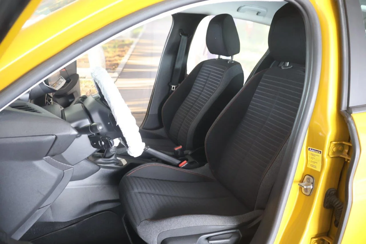 Peugeot 208 - View model 26