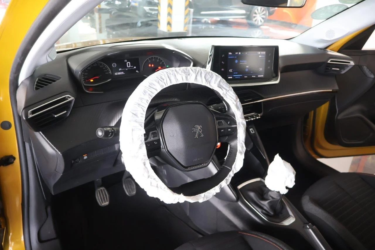 Peugeot 208 - View model 34