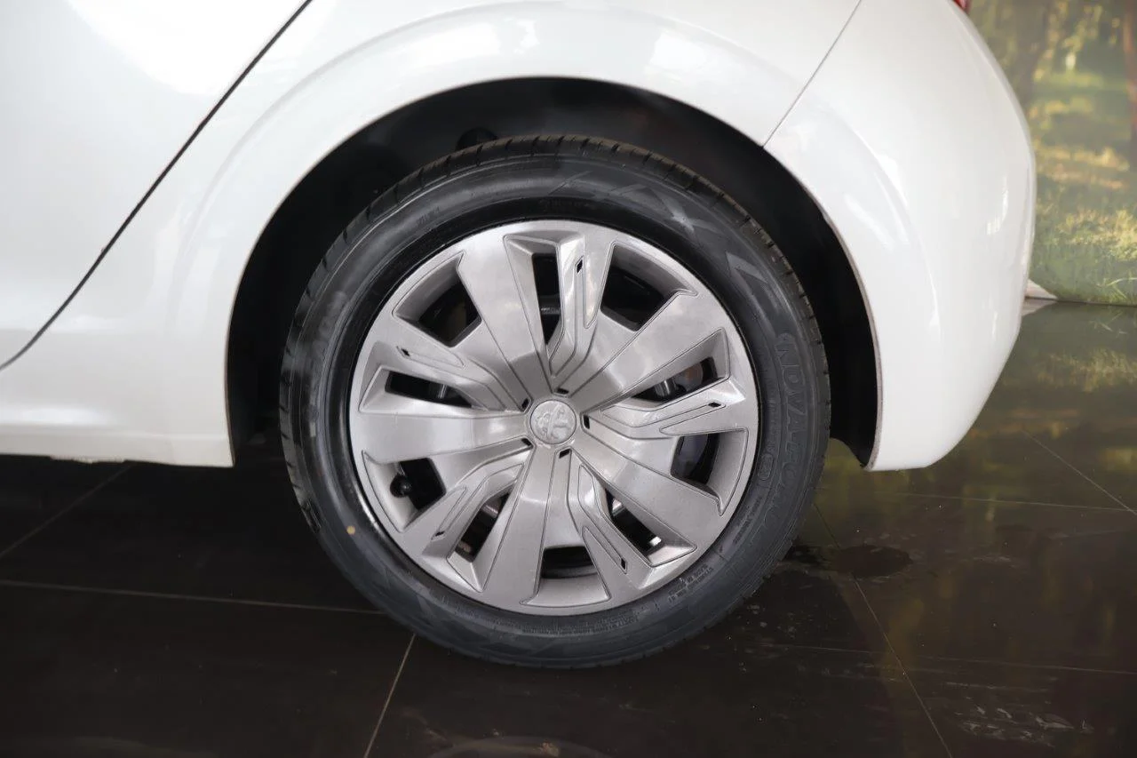 Peugeot 208 - View model 12