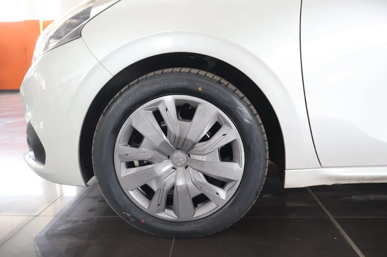 Peugeot 208 - View model 13
