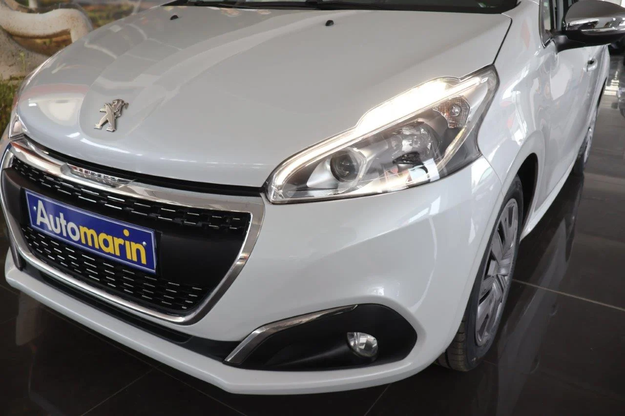 Peugeot 208 - View model 17