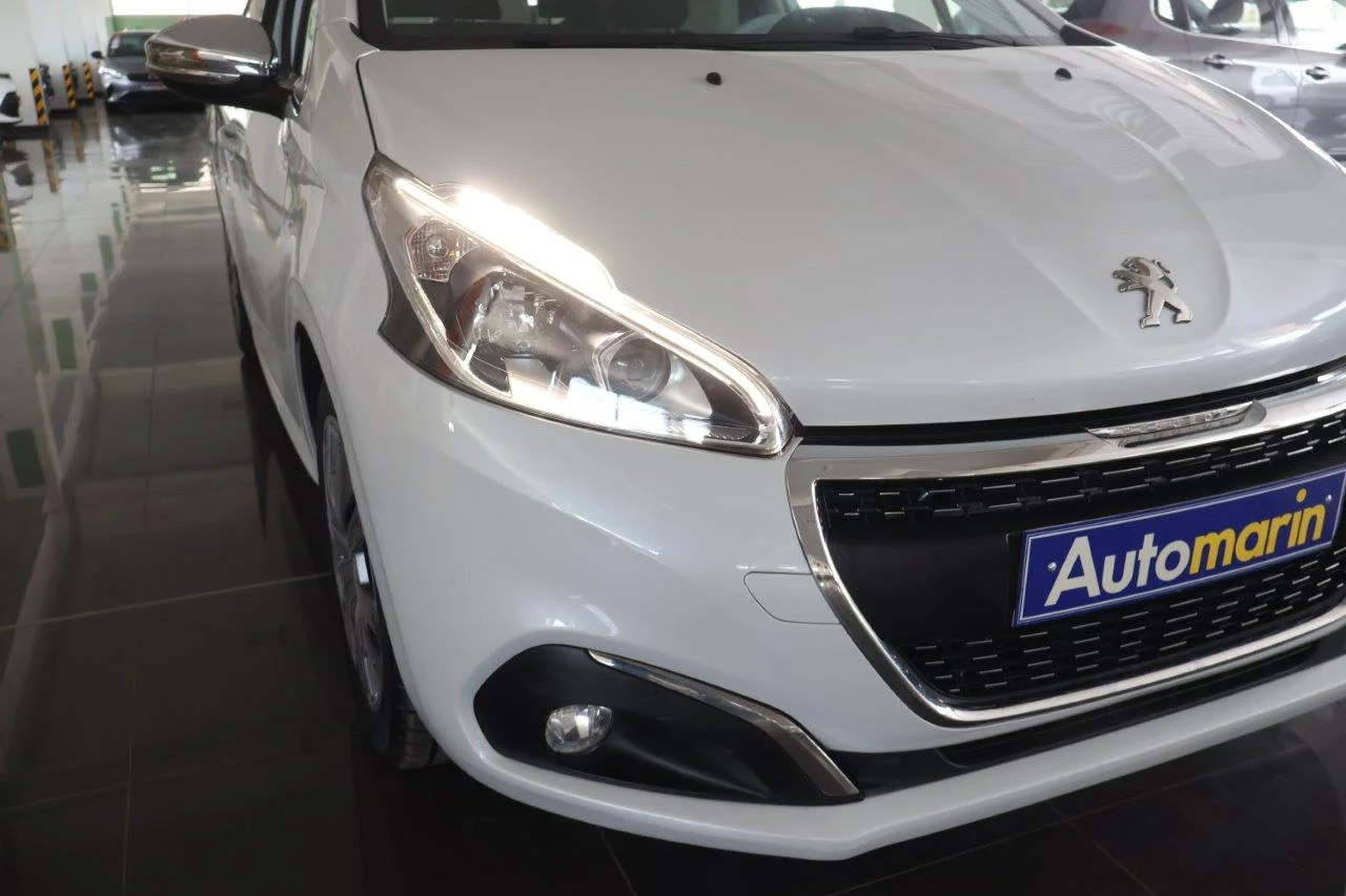 Peugeot 208 - View model 18