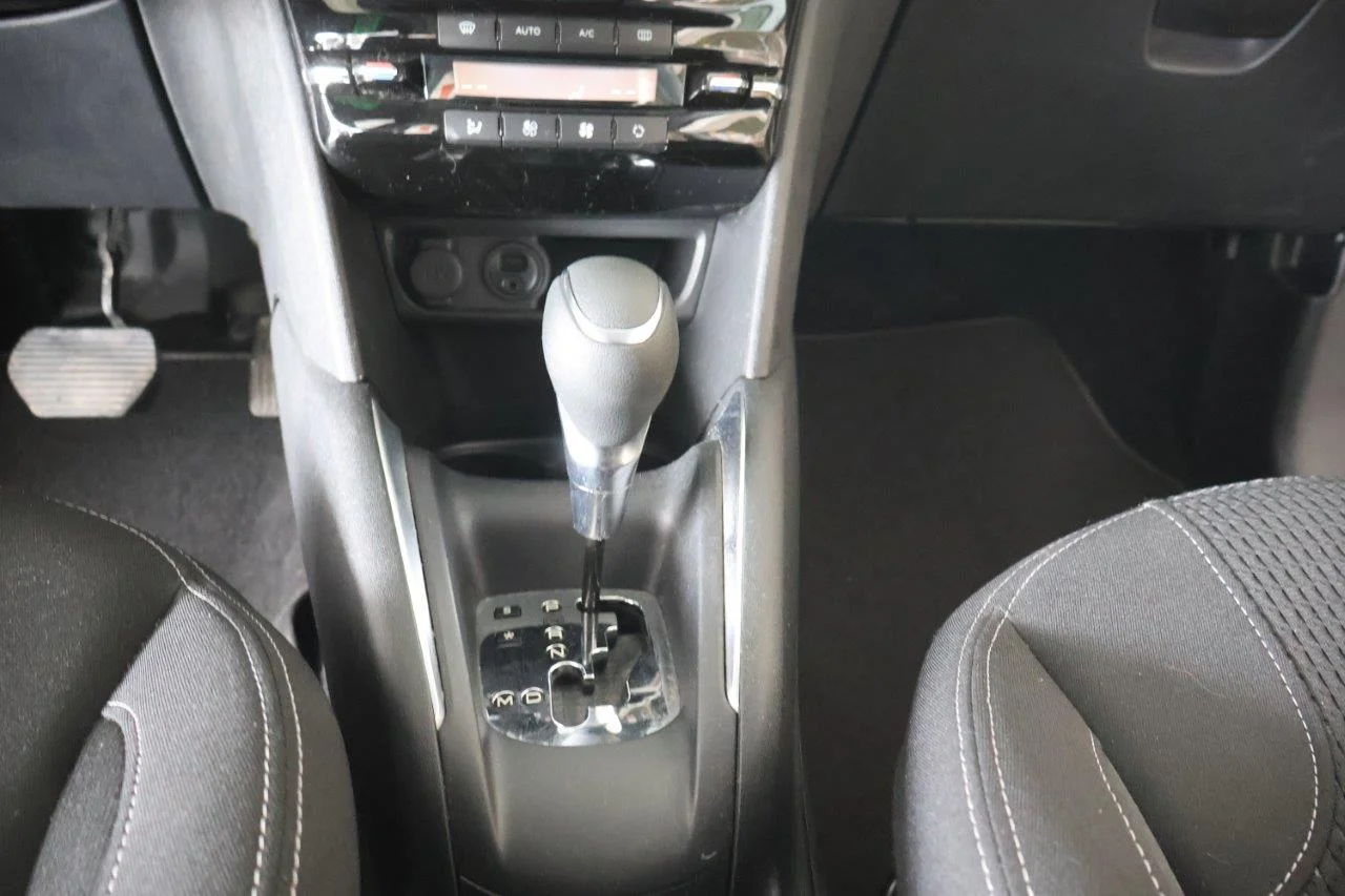Peugeot 208 - View model 25