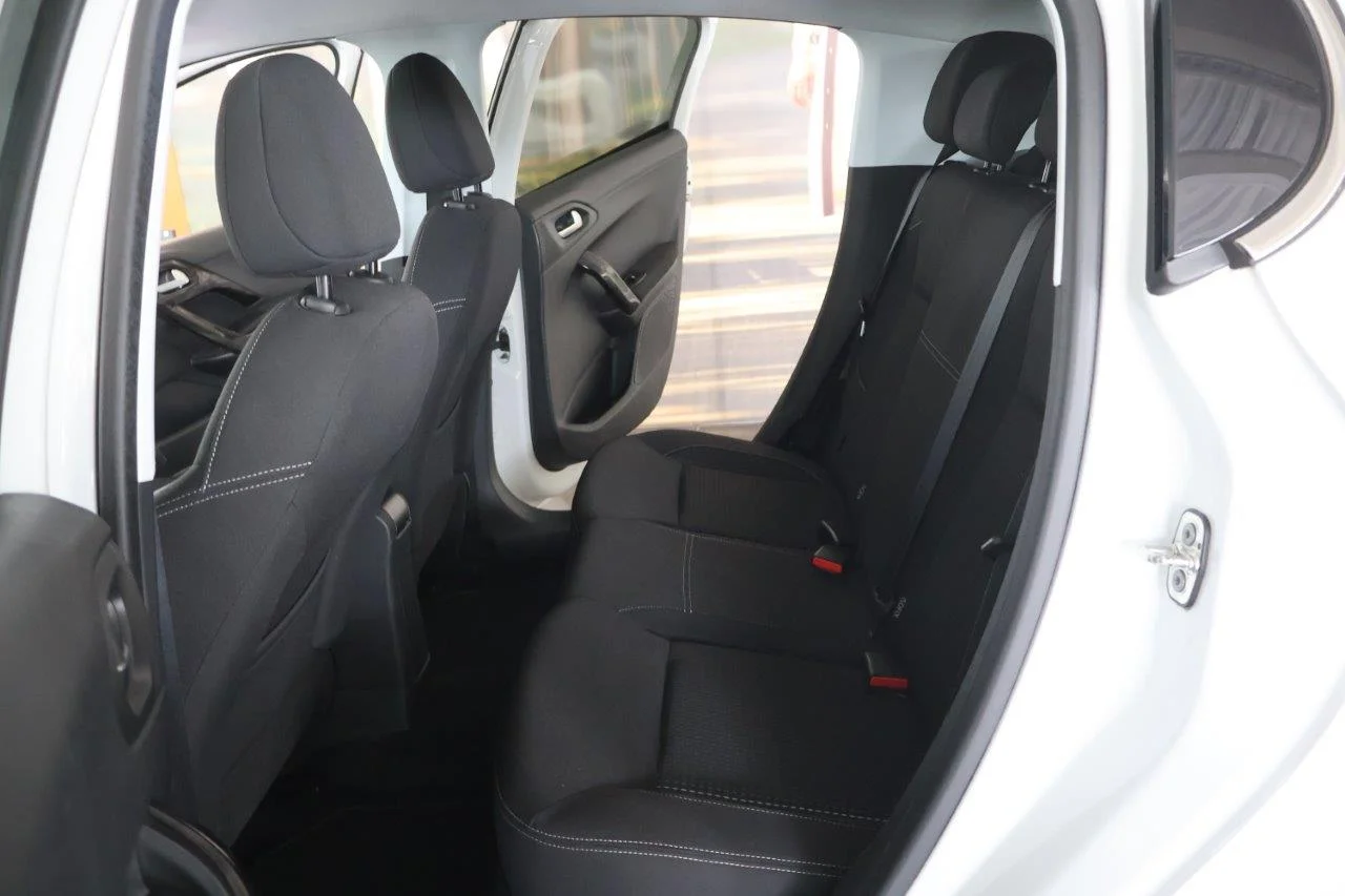 Peugeot 208 - View model 31