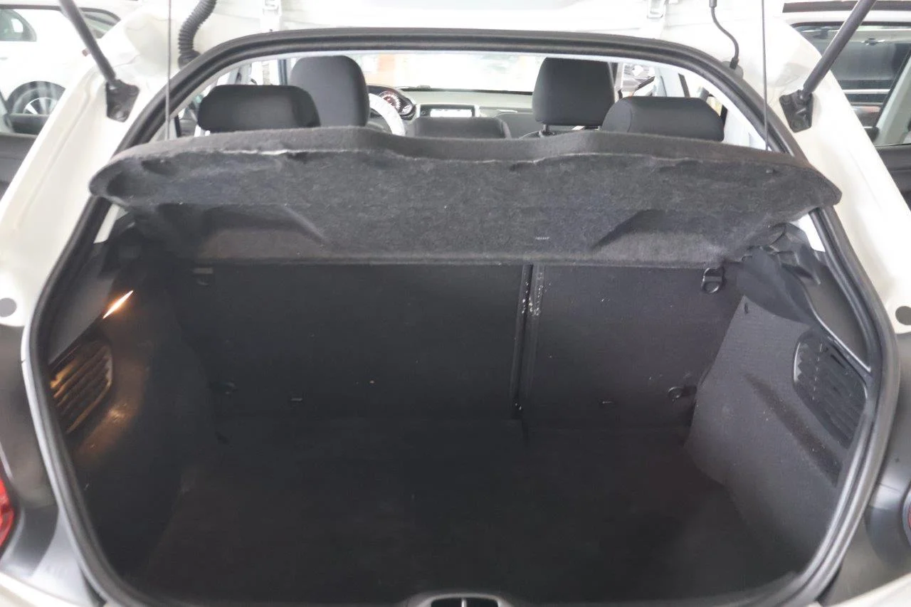 Peugeot 208 - View model 36