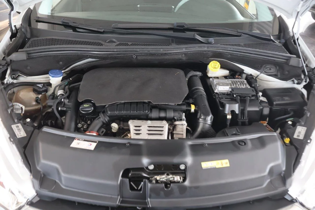 Peugeot 208 - View model 37
