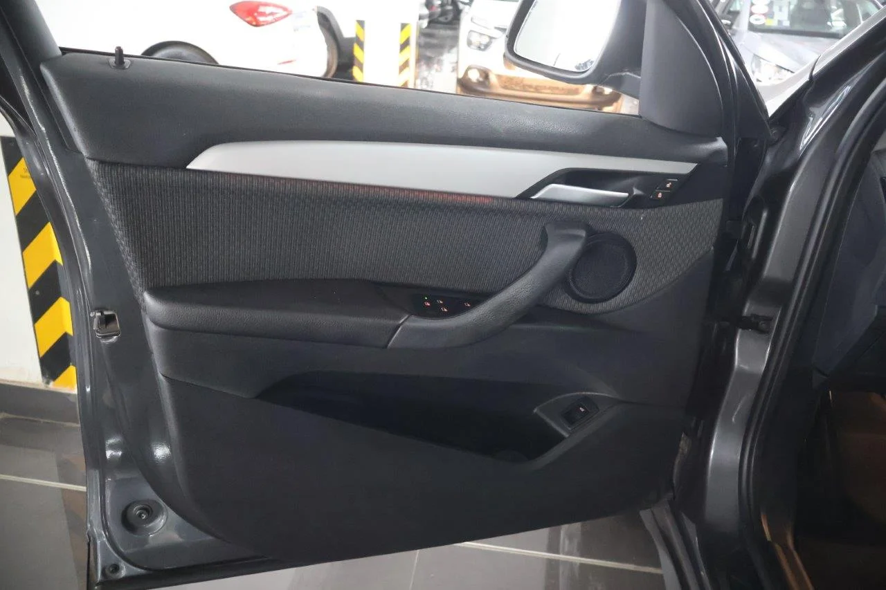 Bmw X1 - View model 25