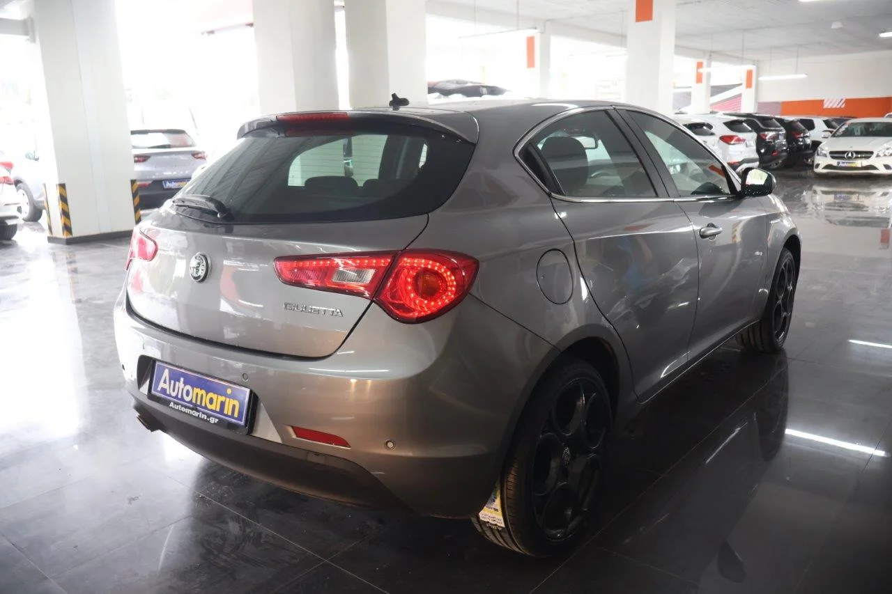 View 5 - Alfa Romeo Giulietta - 2018