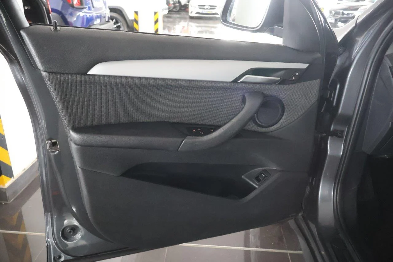 Bmw X1 - View model 24