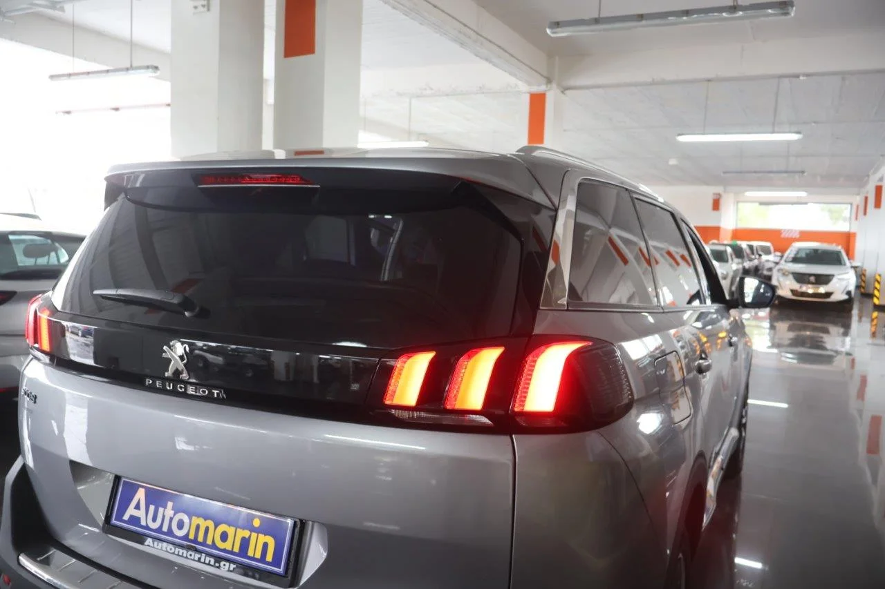 Peugeot 5008 - View model 10
