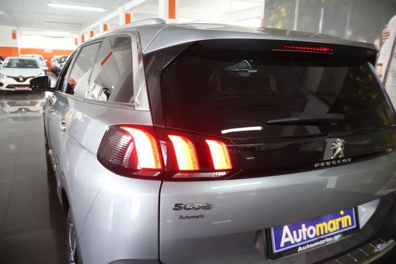 Peugeot 5008 - View model 11