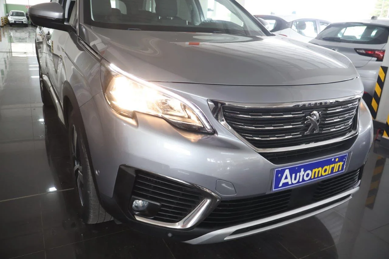 Peugeot 5008 - View model 14