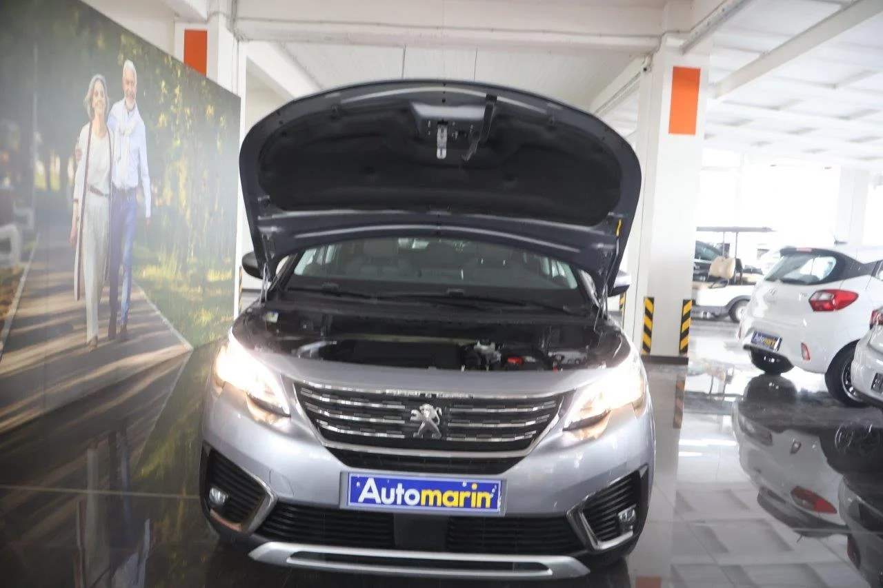 Peugeot 5008 - View model 16