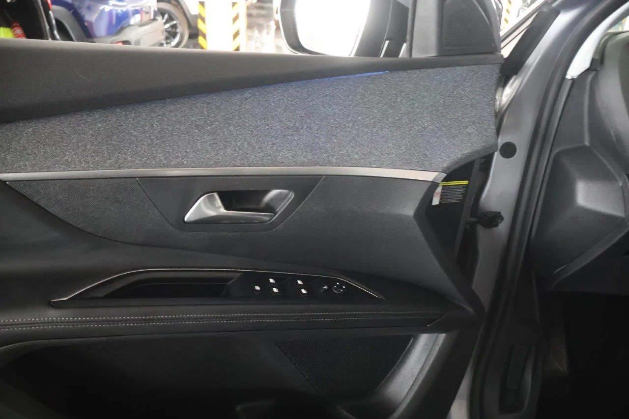 Peugeot 5008 - View model 25