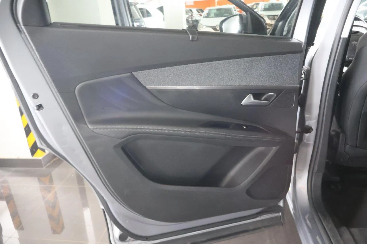 Peugeot 5008 - View model 29