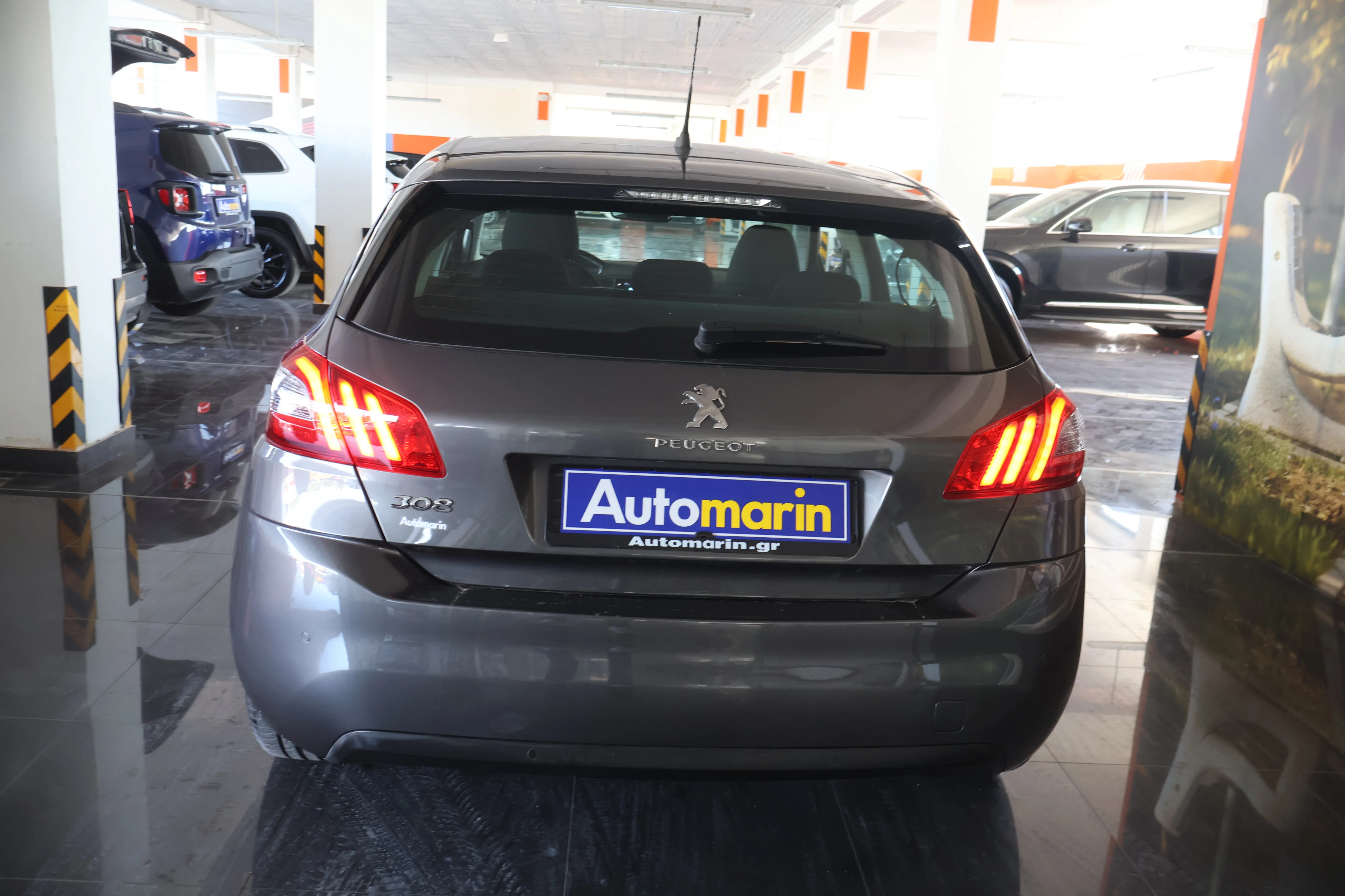Peugeot 308 - View model 8