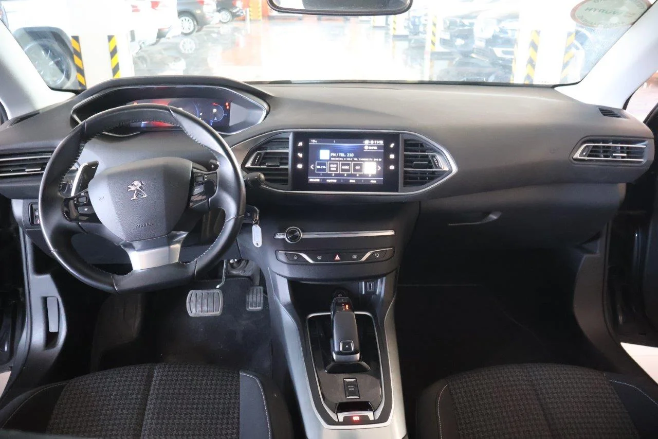 Peugeot 308 - View model 17