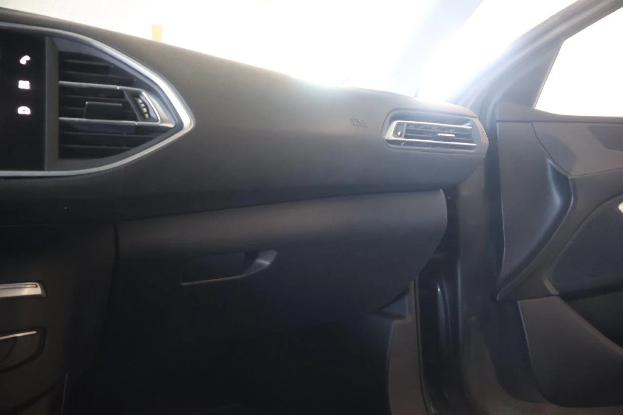 Peugeot 308 - View model 20