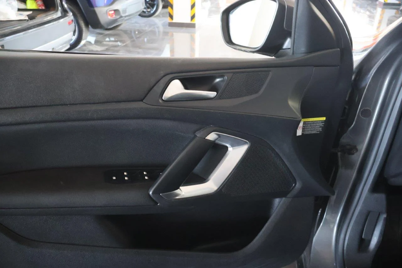 Peugeot 308 - View model 23