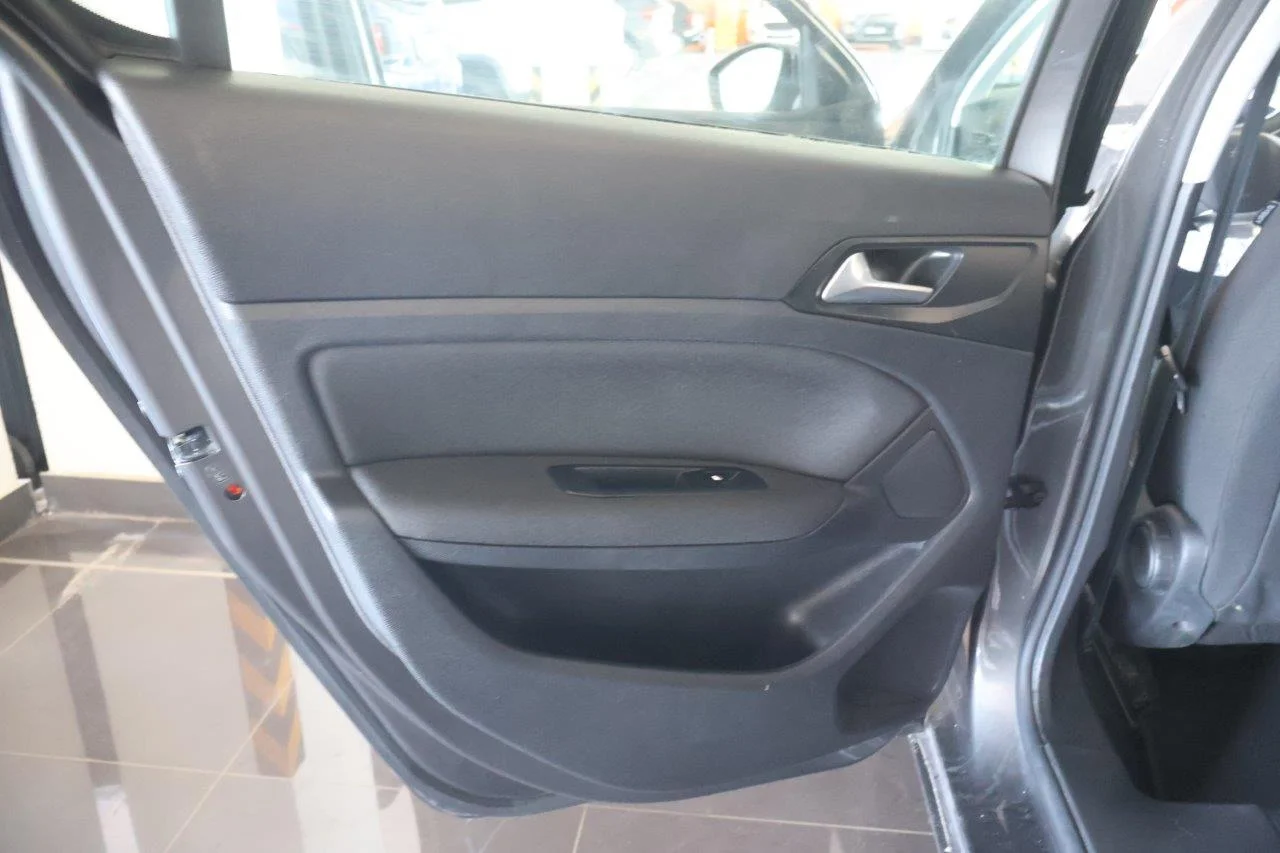Peugeot 308 - View model 27