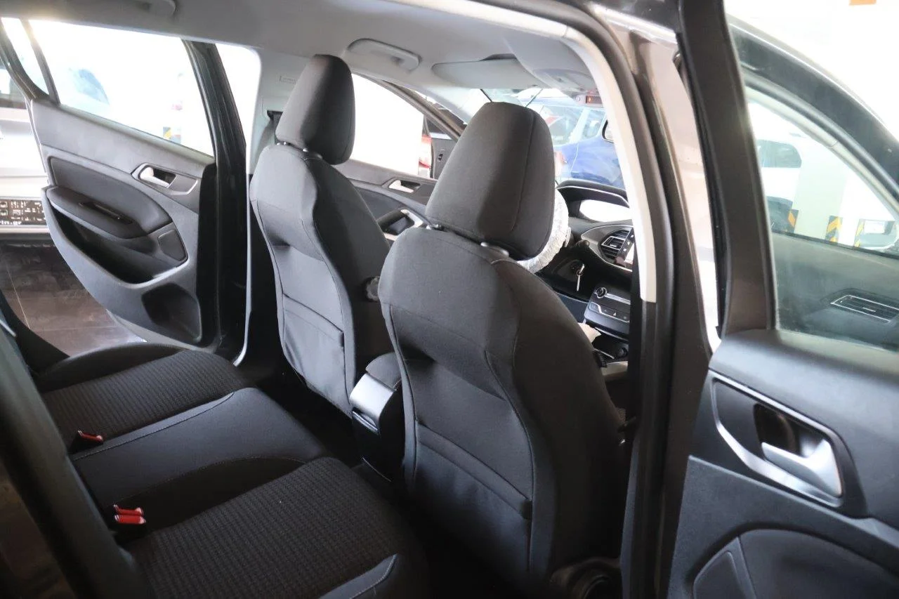 Peugeot 308 - View model 28