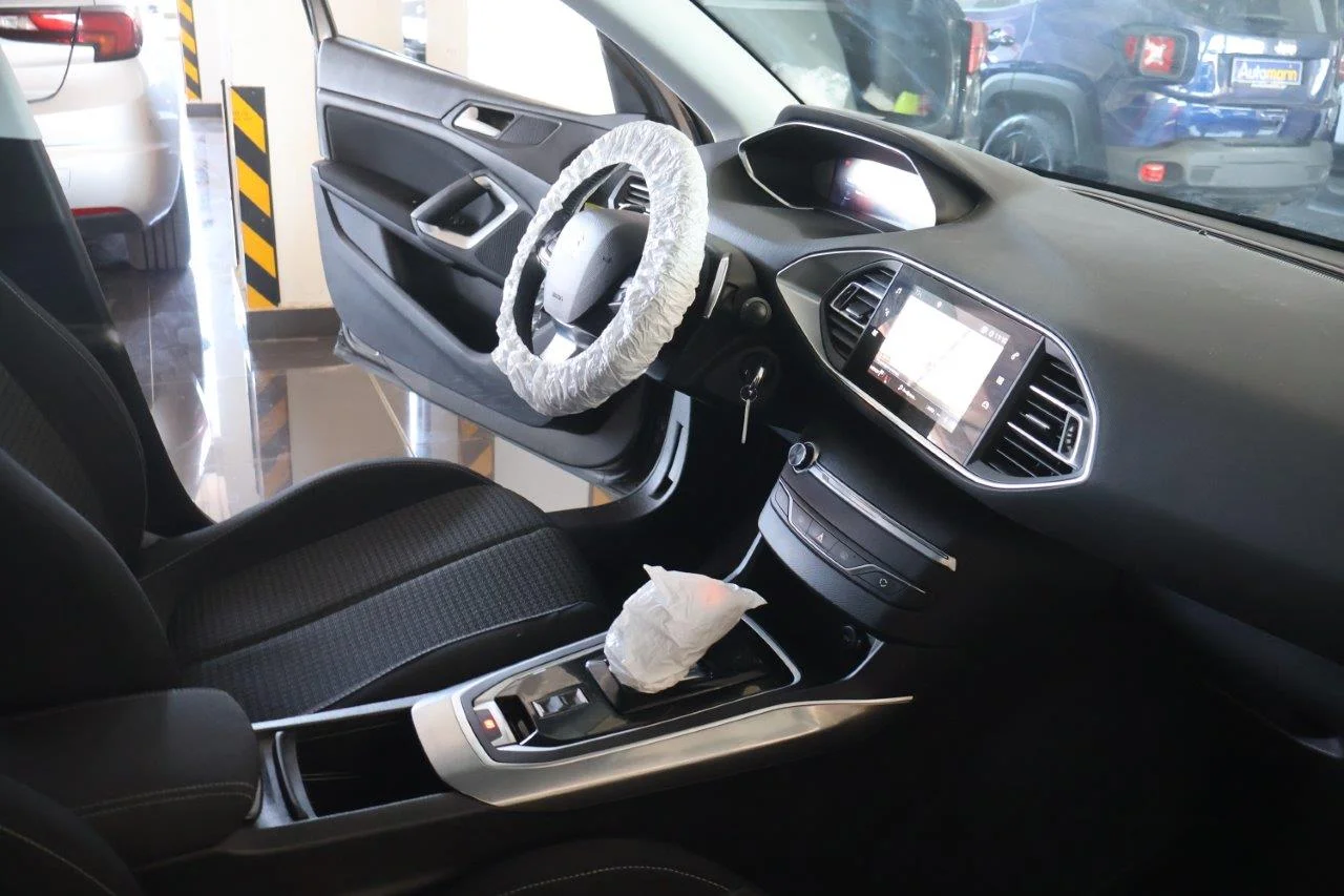 Peugeot 308 - View model 31