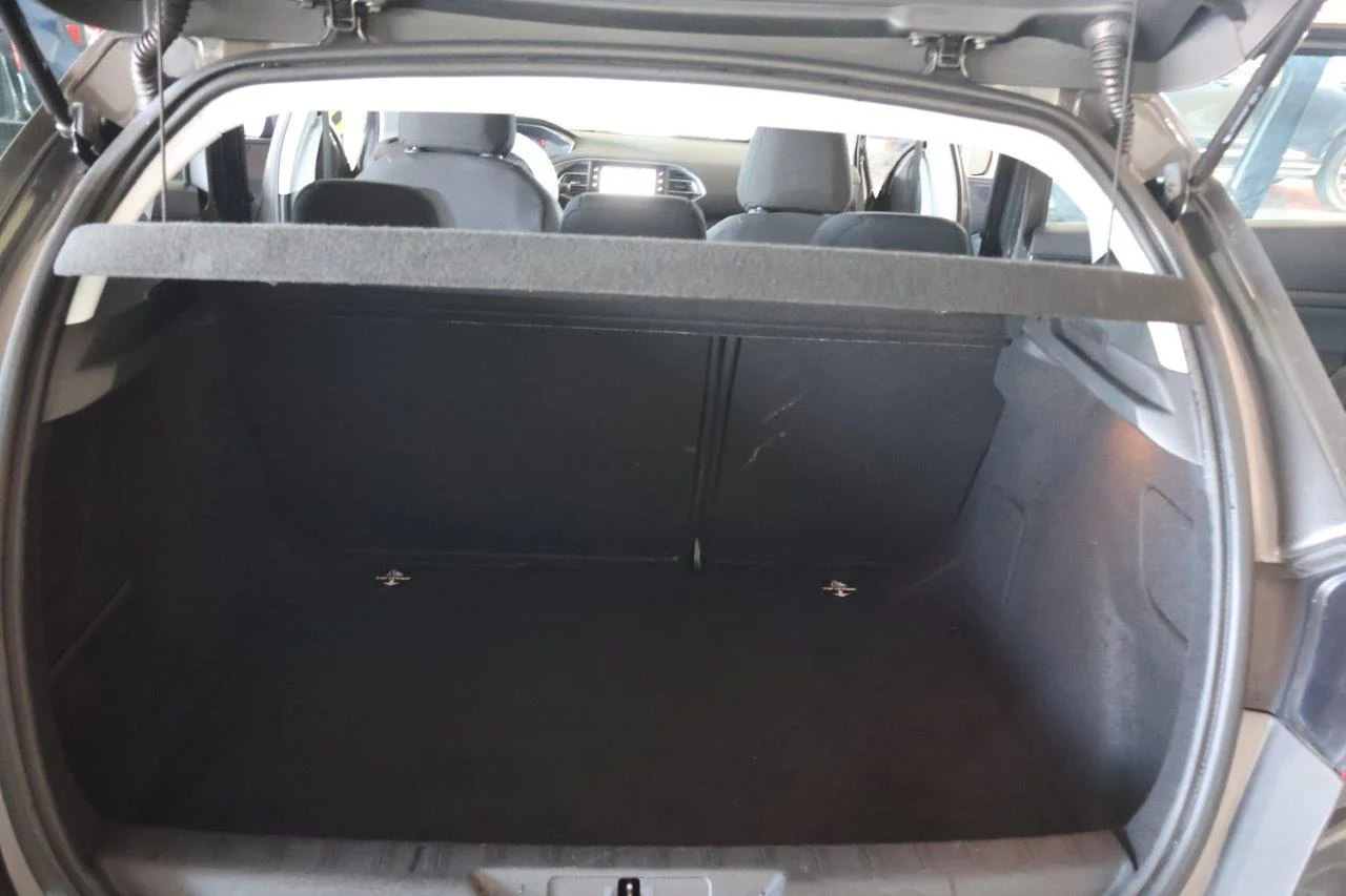 Peugeot 308 - View model 32