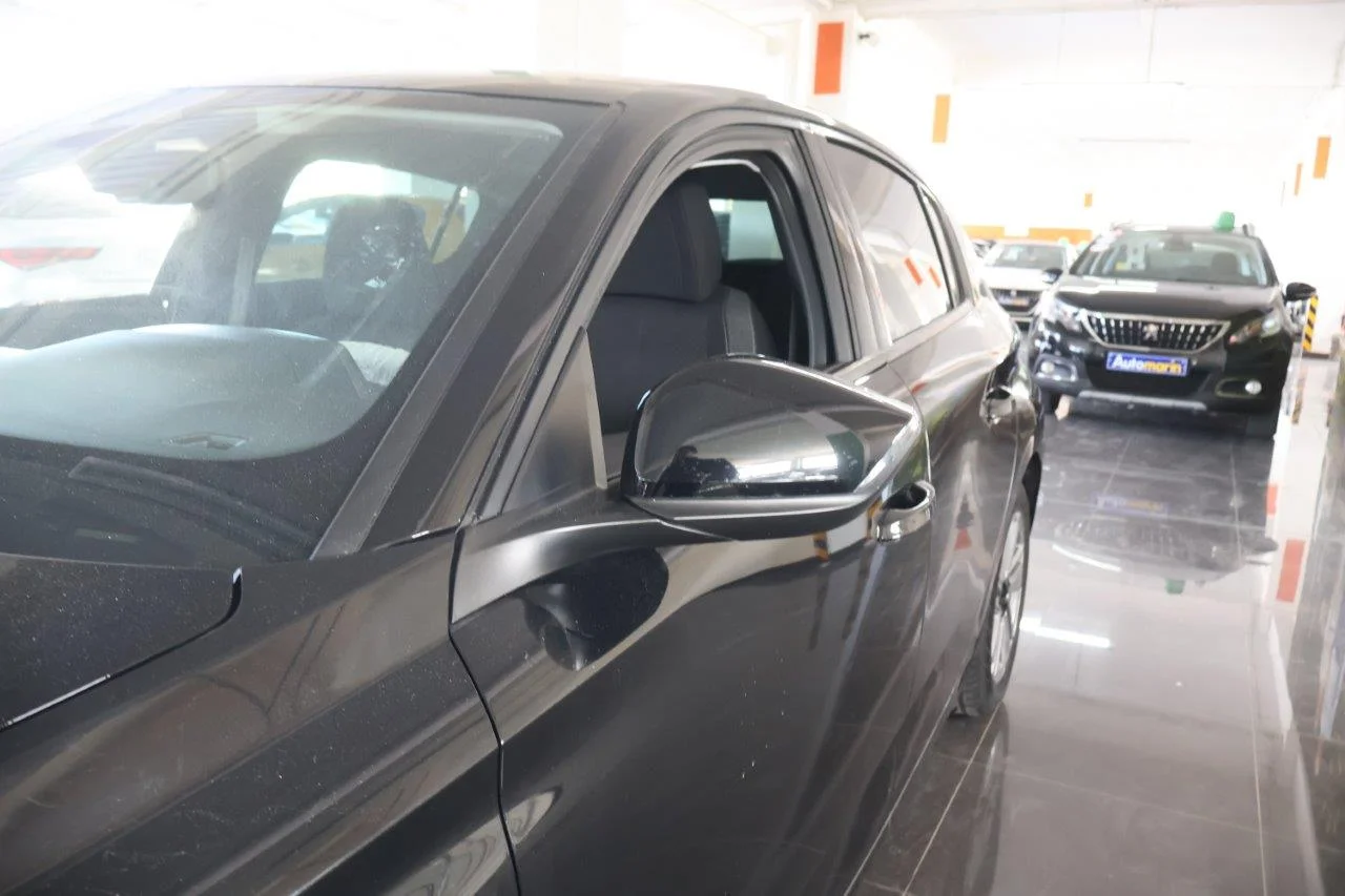 Peugeot 308 - View model 13