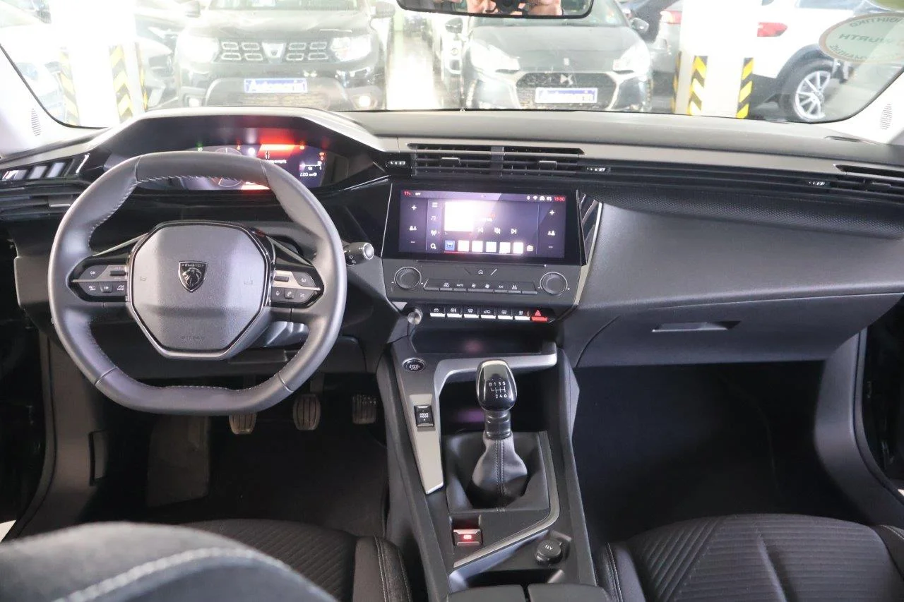 Peugeot 308 - View model 19