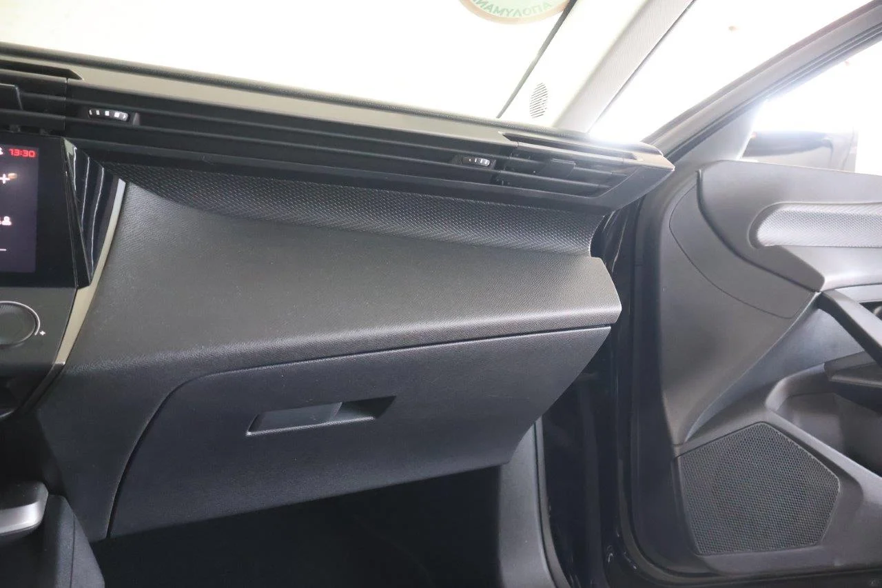 Peugeot 308 - View model 21