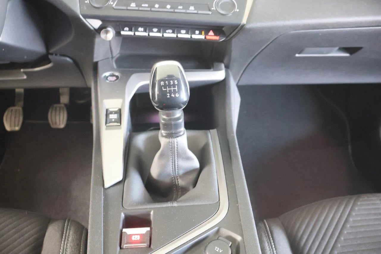 Peugeot 308 - View model 22