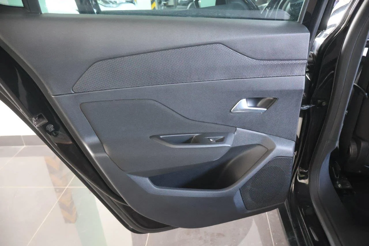 Peugeot 308 - View model 28