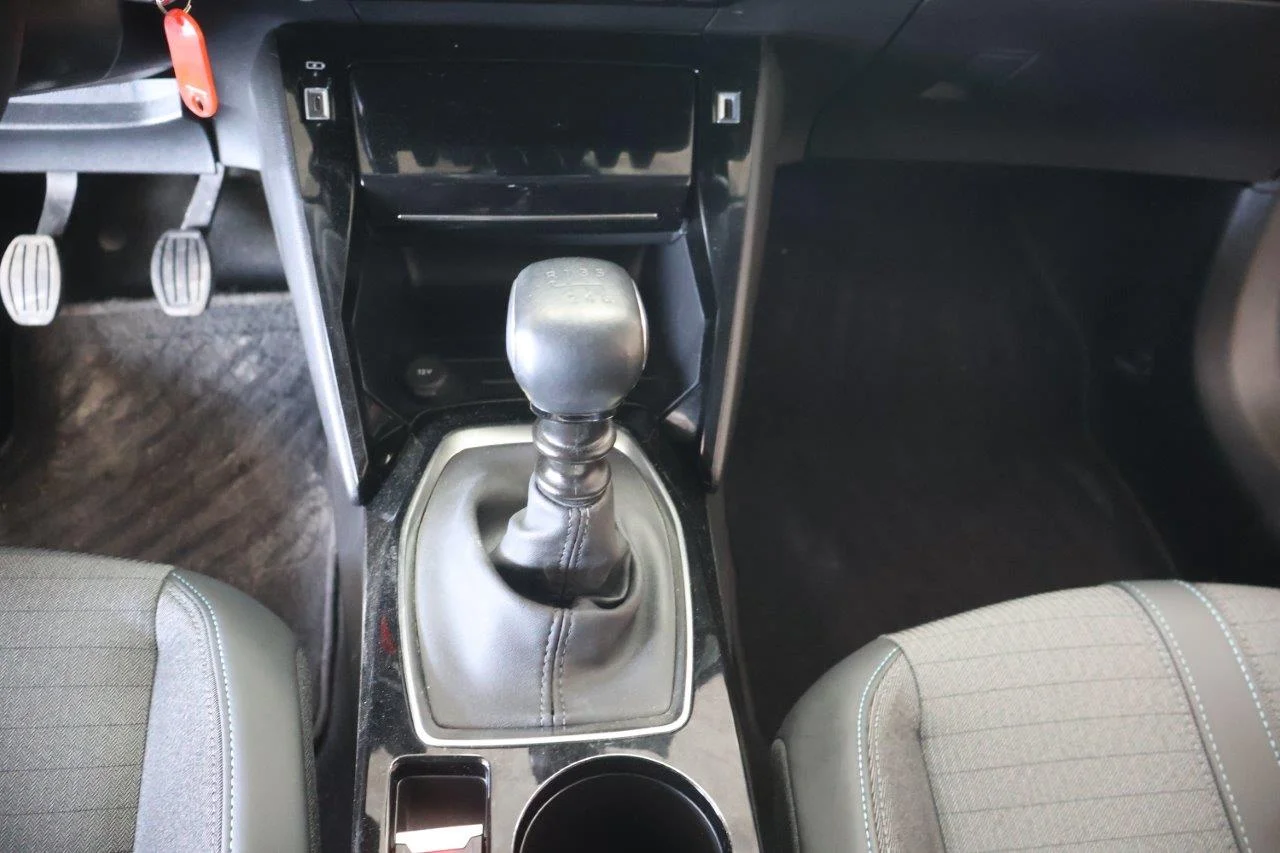 Peugeot 208 - View model 31