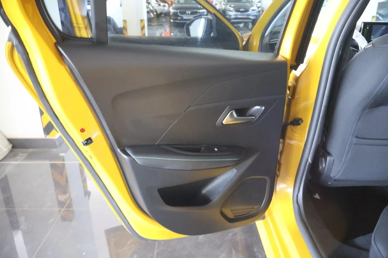 Peugeot 208 - View model 34