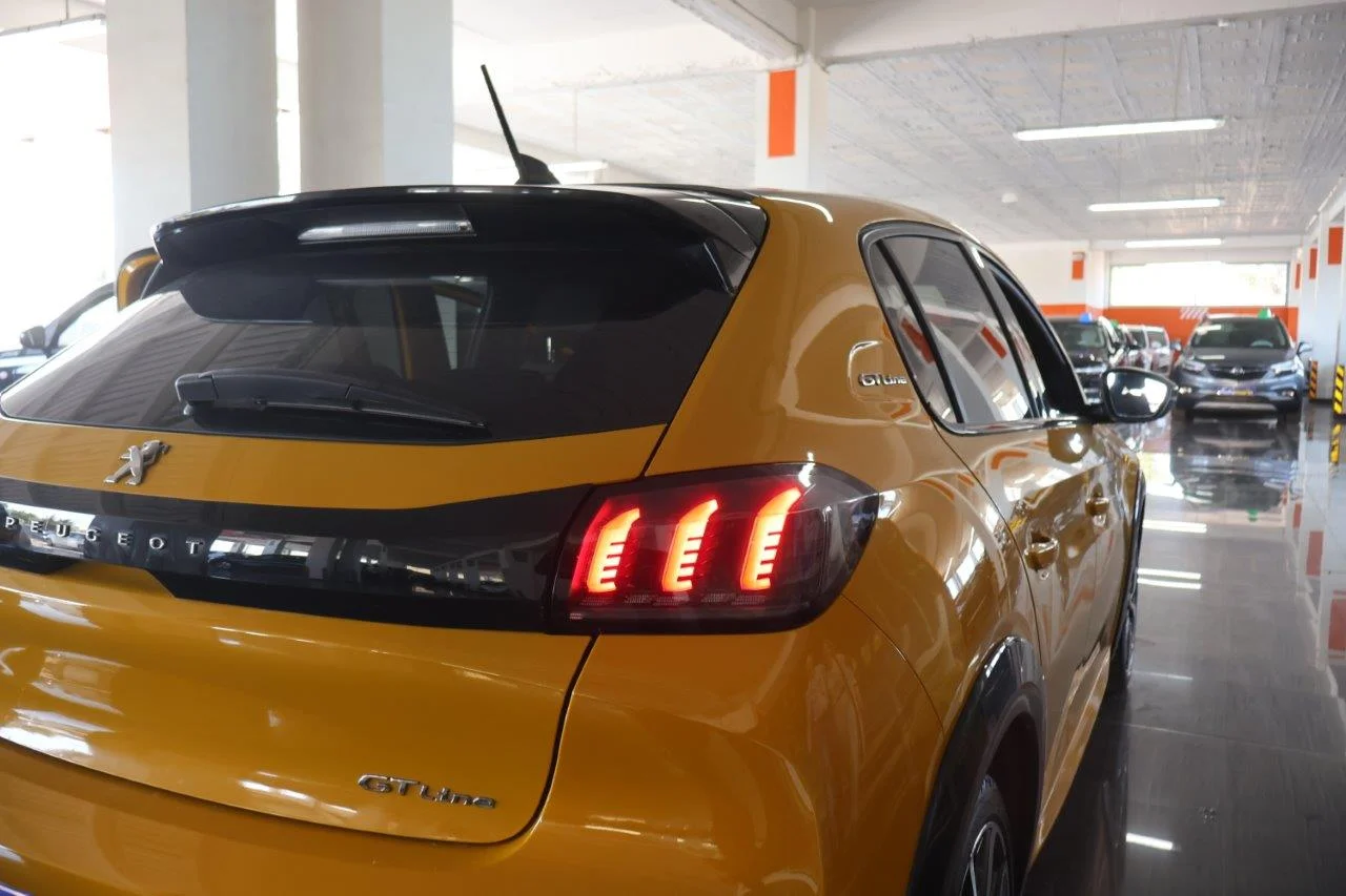Peugeot 208 - View model 11