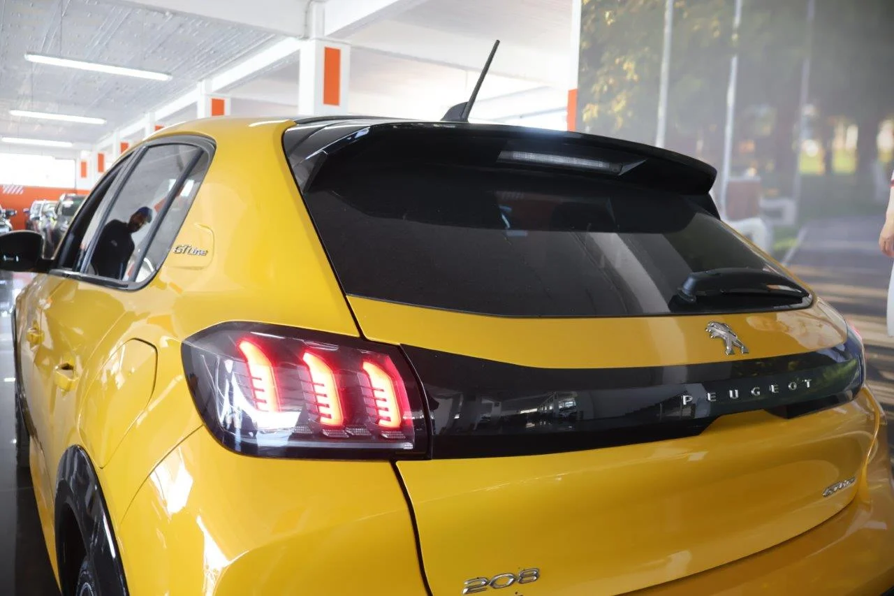 Peugeot 208 - View model 12