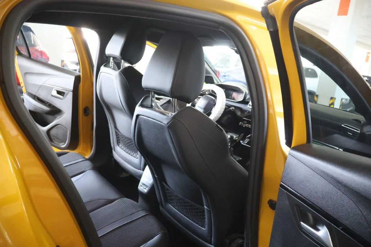 Peugeot 208 - View model 27