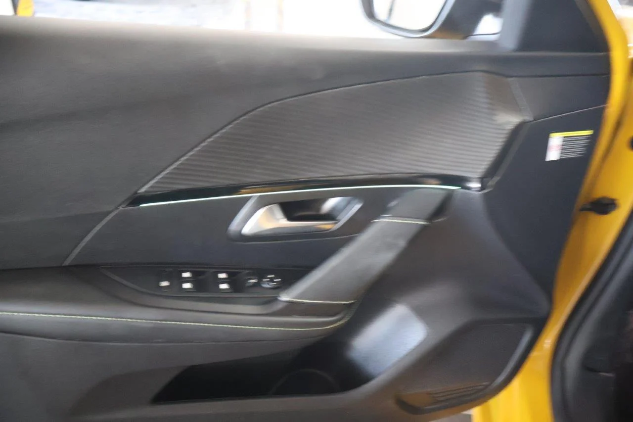 Peugeot 208 - View model 33