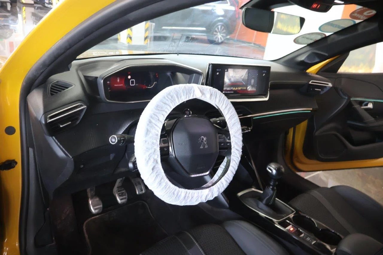 Peugeot 208 - View model 35
