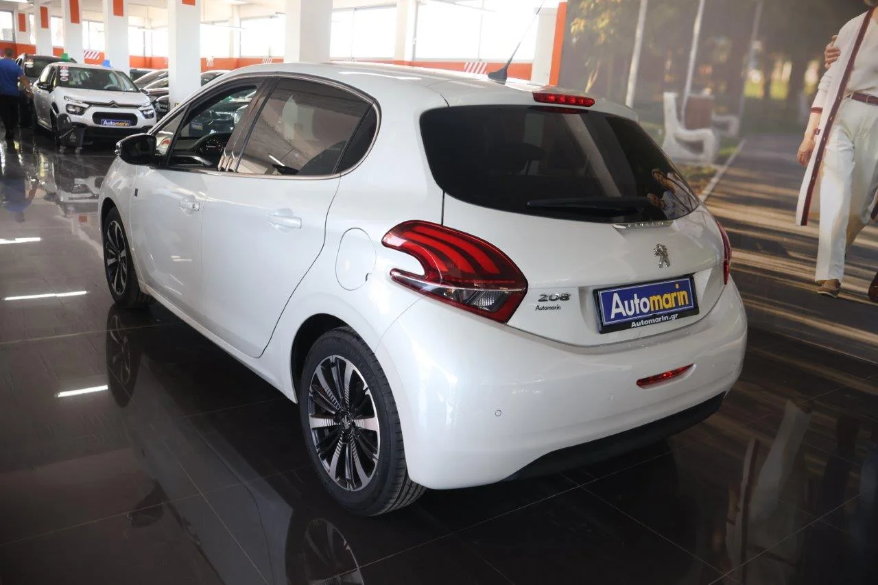 Peugeot 208 - View model 6