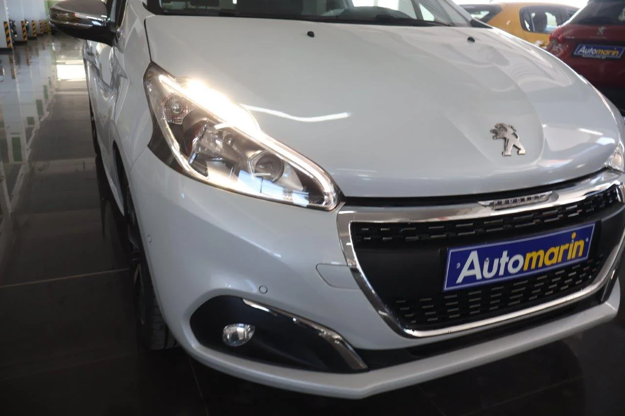Peugeot 208 - View model 17