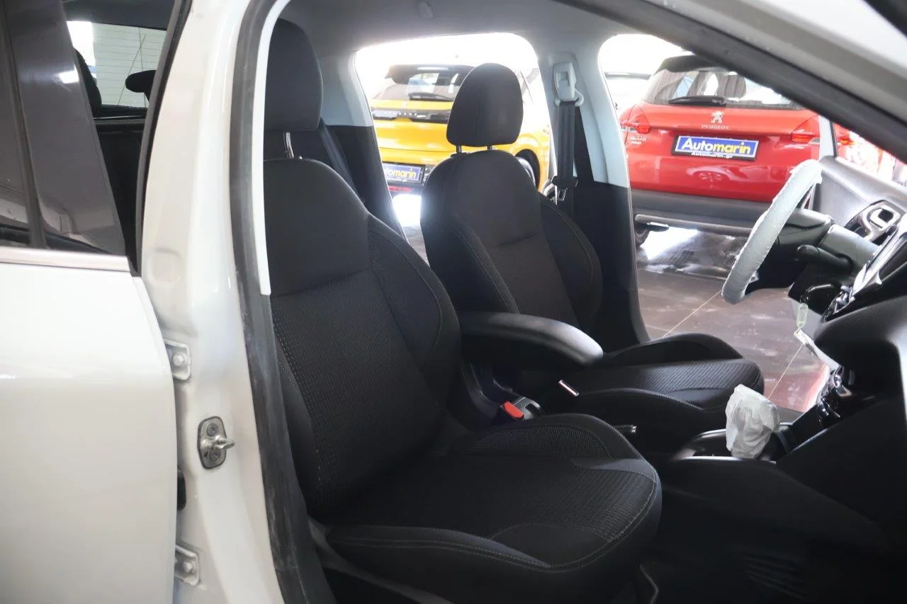Peugeot 208 - View model 24