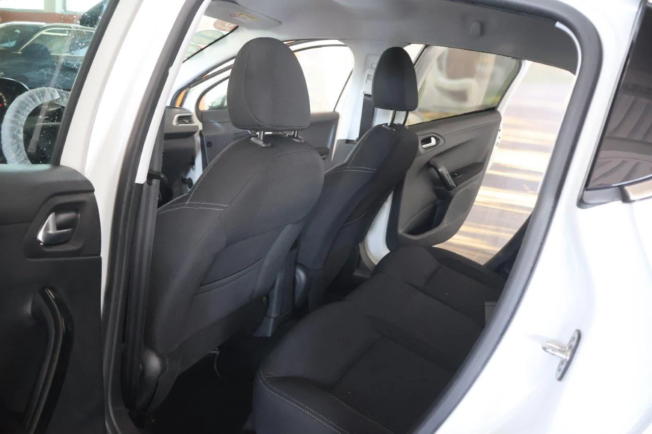 Peugeot 208 - View model 25