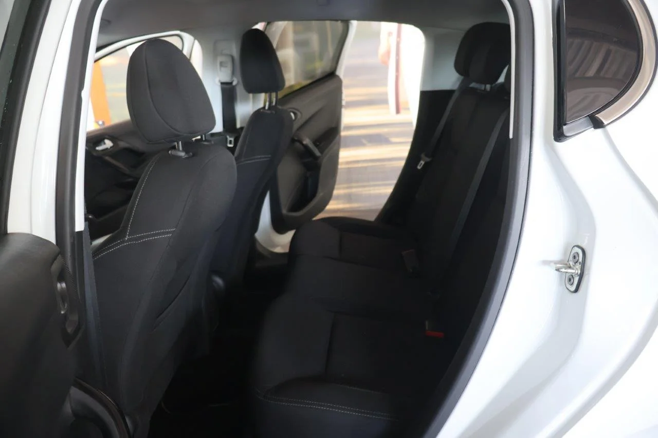 Peugeot 208 - View model 26
