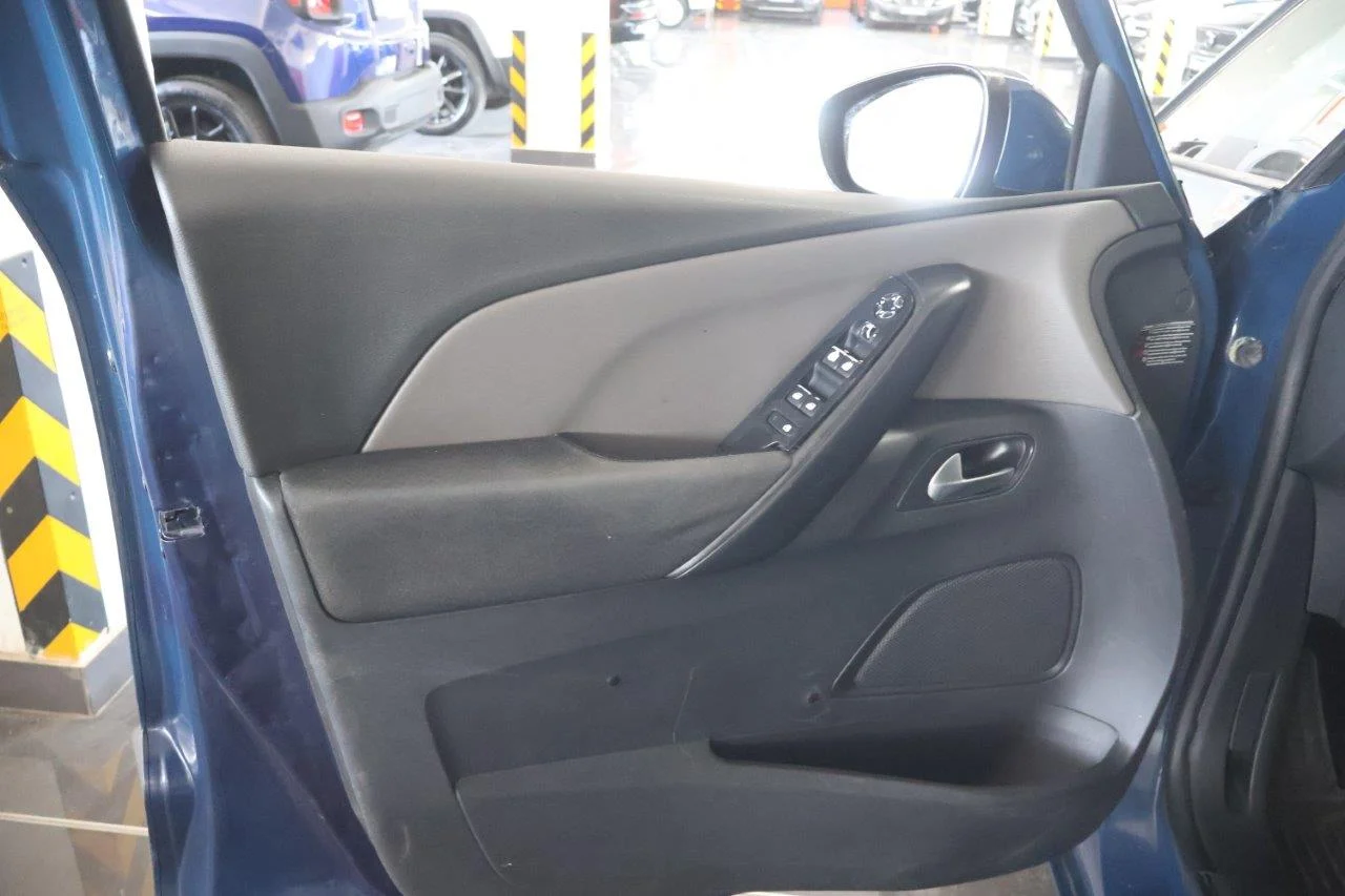 Citroen C4 Picasso - View model 31