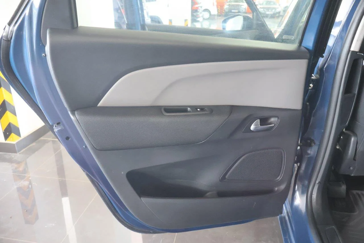 Citroen C4 Picasso - View model 33