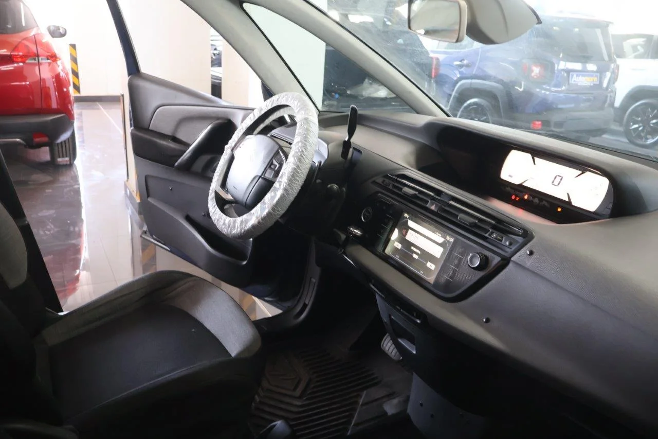Citroen C4 Picasso - View model 34